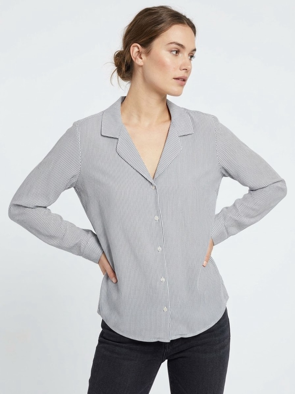 CLOTH AND STONE | BLUE AND WHITE PIN STRIPE BUTTON DOWN SHIRT